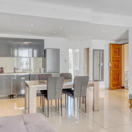 Spacious 2 Bed - 5 Mn Du Palais - Calme - Balcon * Cannes