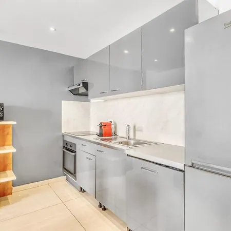 Spacious 2 Bed - 5 Mn Du Palais - Calme - Balcon * Cannes