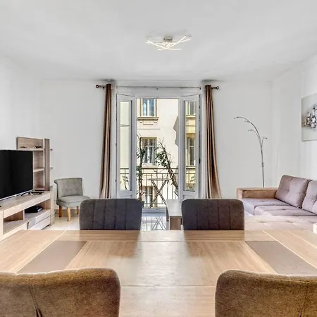 Spacious 2 Bed - 5 Mn Du Palais - Calme - Balcon Apartamento