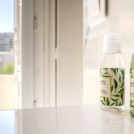 Spacious 2 Bed - 5 Mn Du Palais - Calme - Balcon *