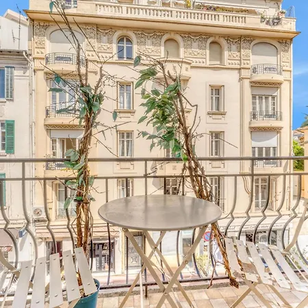 شقة Spacious 2 Bed - 5 Mn Du Palais - Calme - Balcon كان