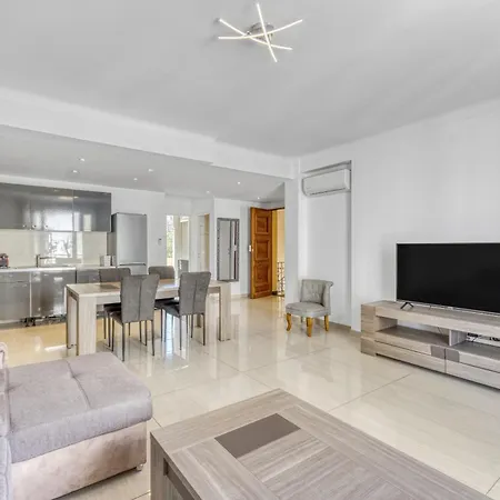 아파트 Spacious 2 Bed - 5 Mn Du Palais - Calme - Balcon 칸느