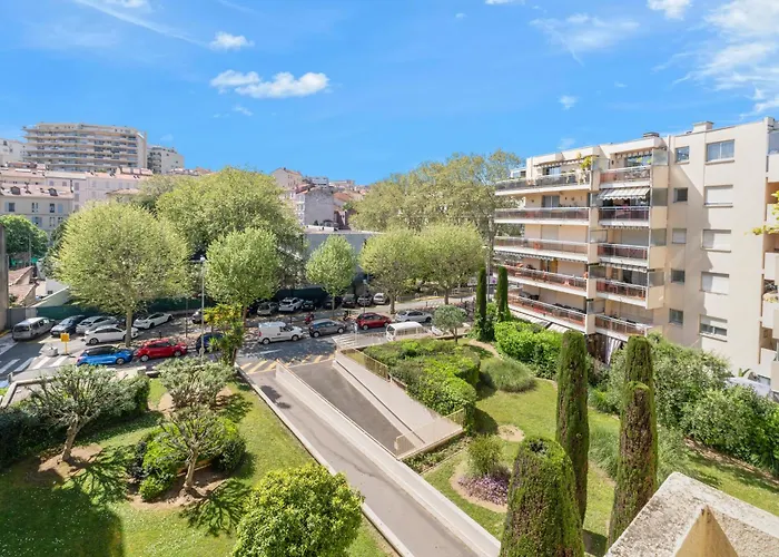 Апартаменты Spacious 2 Bed - 5 Mn Du Palais - Calme - Balcon