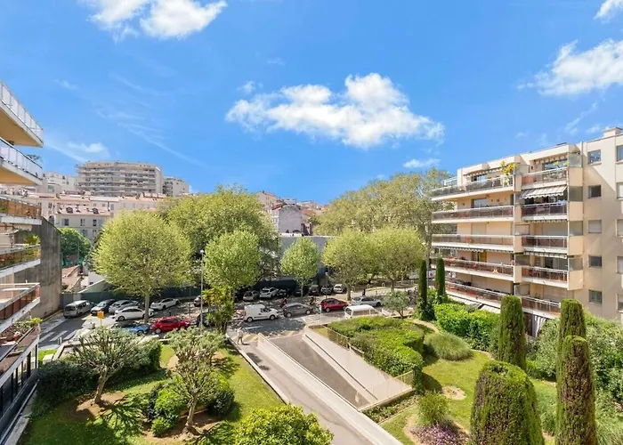 Spacious 2 Bed - 5 Mn Du Palais - Calme - Balcon * Cannes